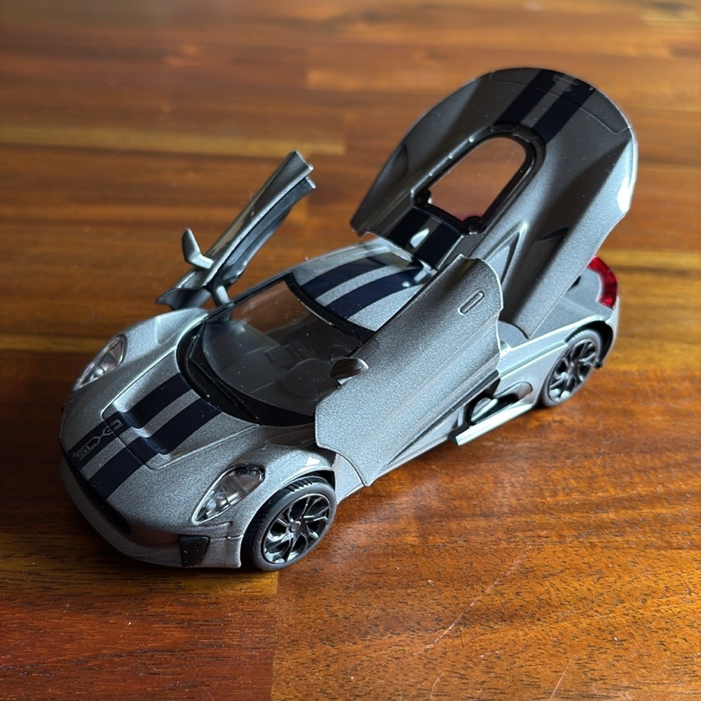 Jaguar C-X75 Model 1:32 - brand new - Picture 7 of 12